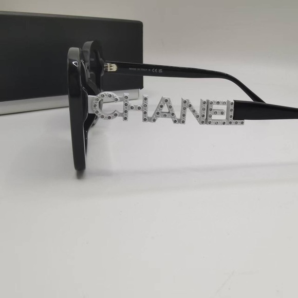 Chanel black square frame sunglasses are the favorite of fashionistas - Picture 2 of 6